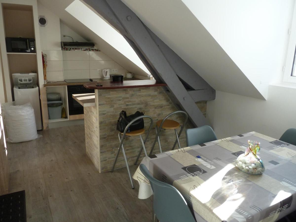 Apartment Dans *