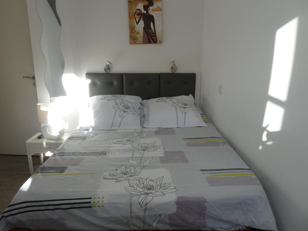 Apartment Dans *